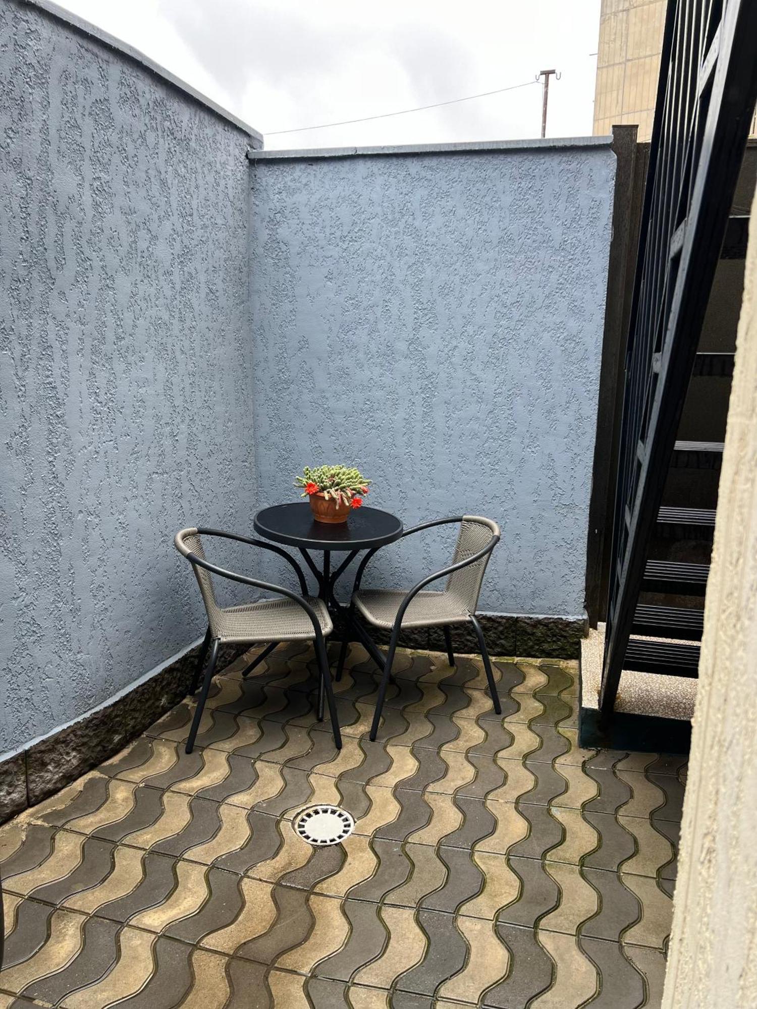 Kutaisi Apartment Екстер'єр фото